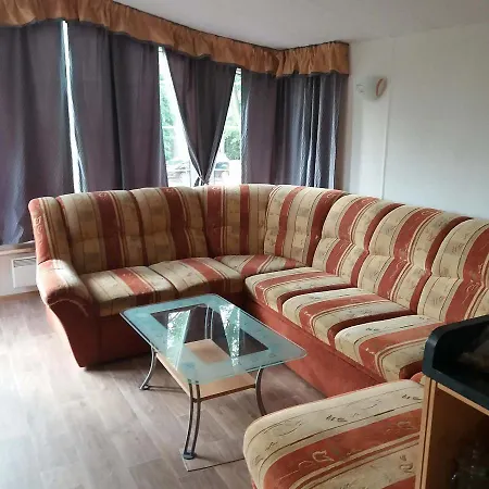 Feriehus Ubytovani V Klidne Lokalite *